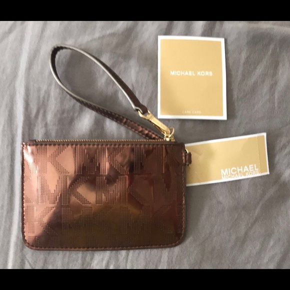 Michael Kors wristlet - Picture 2 of 3
